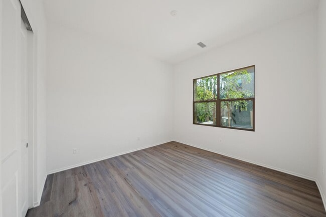 Building Photo - 822 Francesca Dr