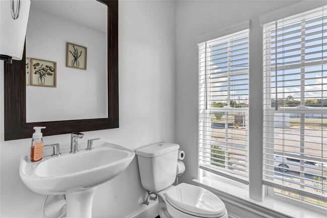 Building Photo - 4128 Willowbend Blvd