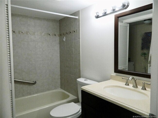 Building Photo - 2506 SE Anchorage Cove