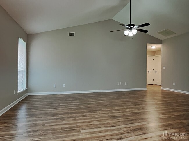 Building Photo - 105 Thornby Rd