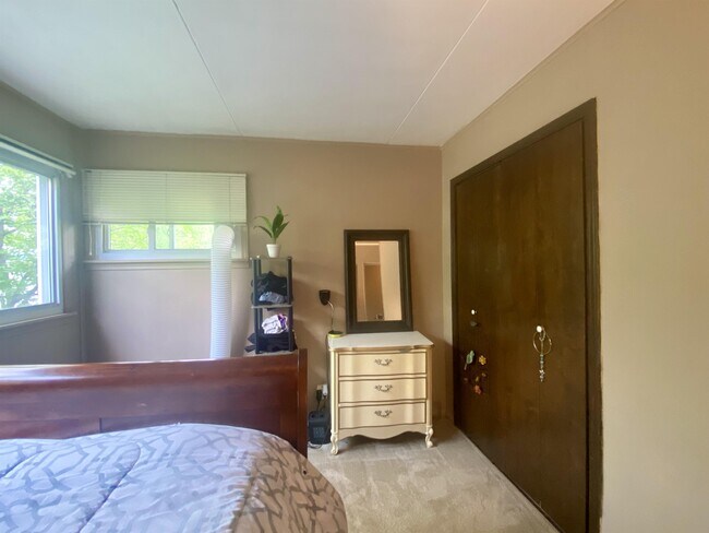 Building Photo - 1117 Kay Pkwy