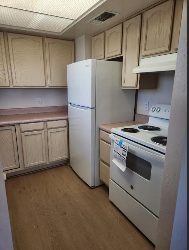 Building Photo - 204 E Jura Cir