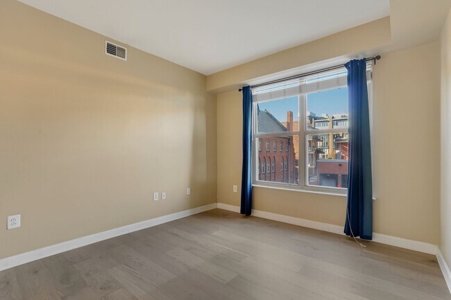 Building Photo - Professionally Managed and Updated// 2 Bedroom 2 bathroom Condo// Logan Circle! // Garage Parking...