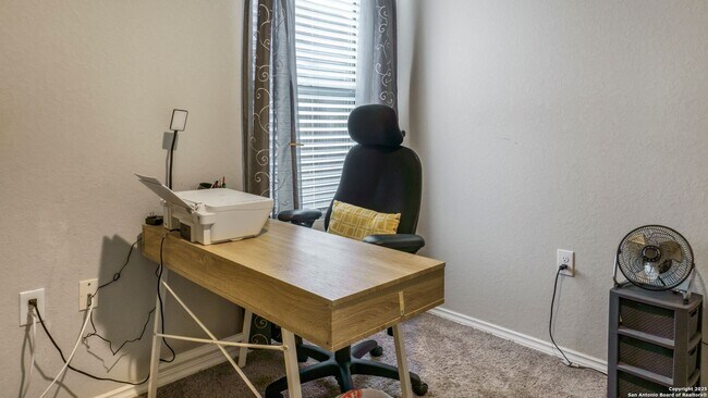 Building Photo - 3-BEDROOM LENNAR HOME IN NORTHEAST CROSSING