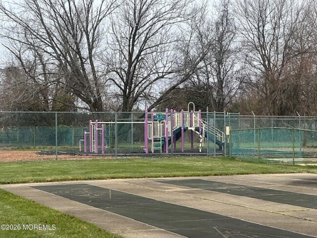 Building Photo - 61 Stonehurst Blvd