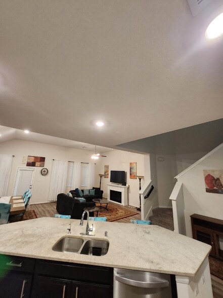 Building Photo - 3314 Dry Creek Dr