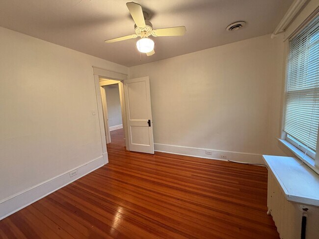 Building Photo - South Roanoke Charm!