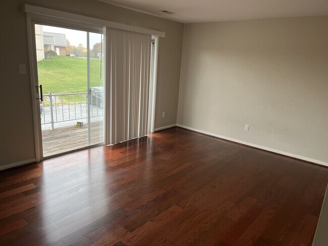 Building Photo - 103 N Edgewood Dr