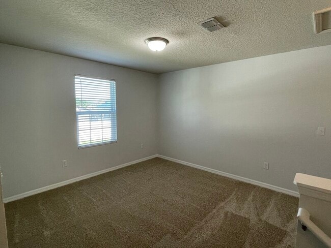 Building Photo - 1402 Kissimmee Ct