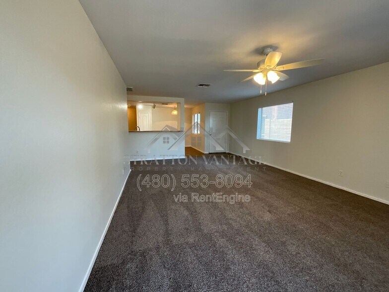 Building Photo - 25654 W Satellite Ln