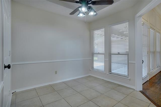 Building Photo - 108 Mesquitewood St
