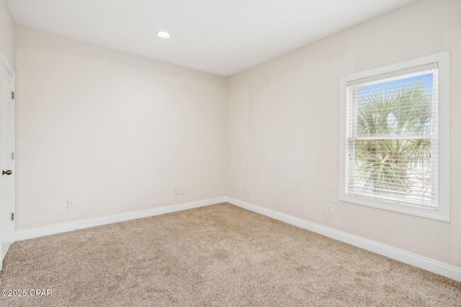 Building Photo - 214 Bonita Cir
