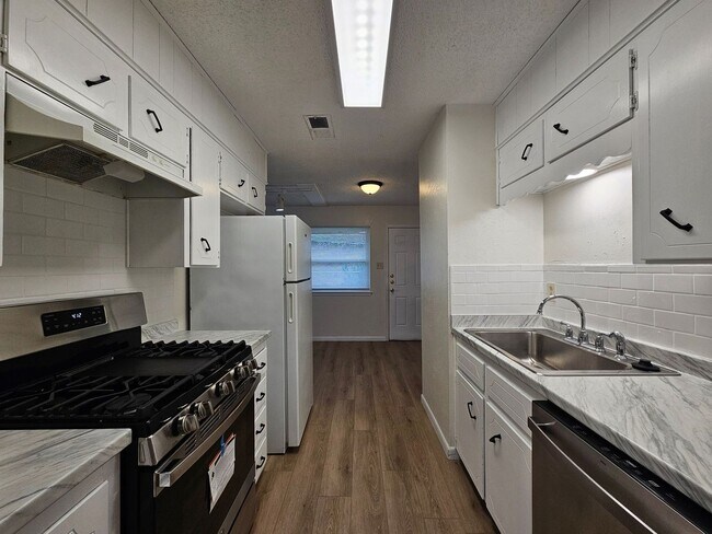 Building Photo - 2203 Wheeler Cir