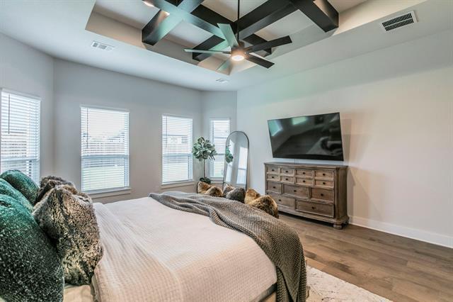 Building Photo - 2104 Palafox Dr