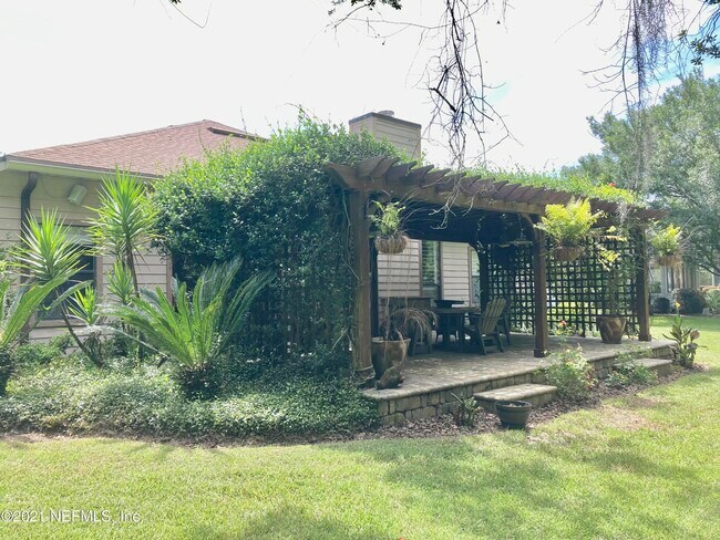 Building Photo - 8699 Canopy Oaks Dr