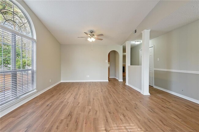 Building Photo - 2147 Water Oak Dr