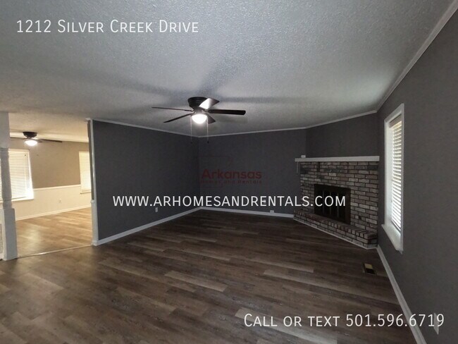 Building Photo - 1212 Silver Creek Dr