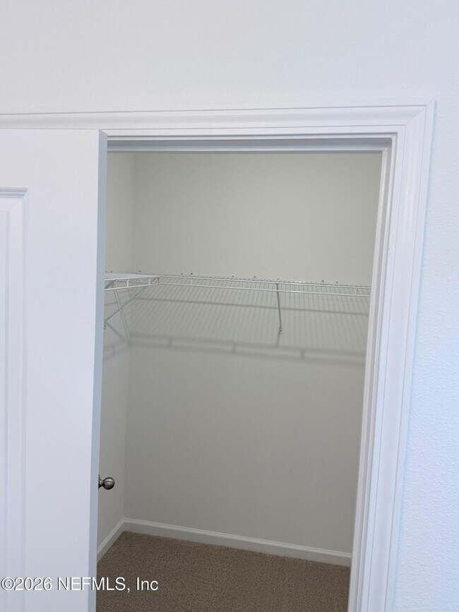 Building Photo - 523 Farmfield Dr