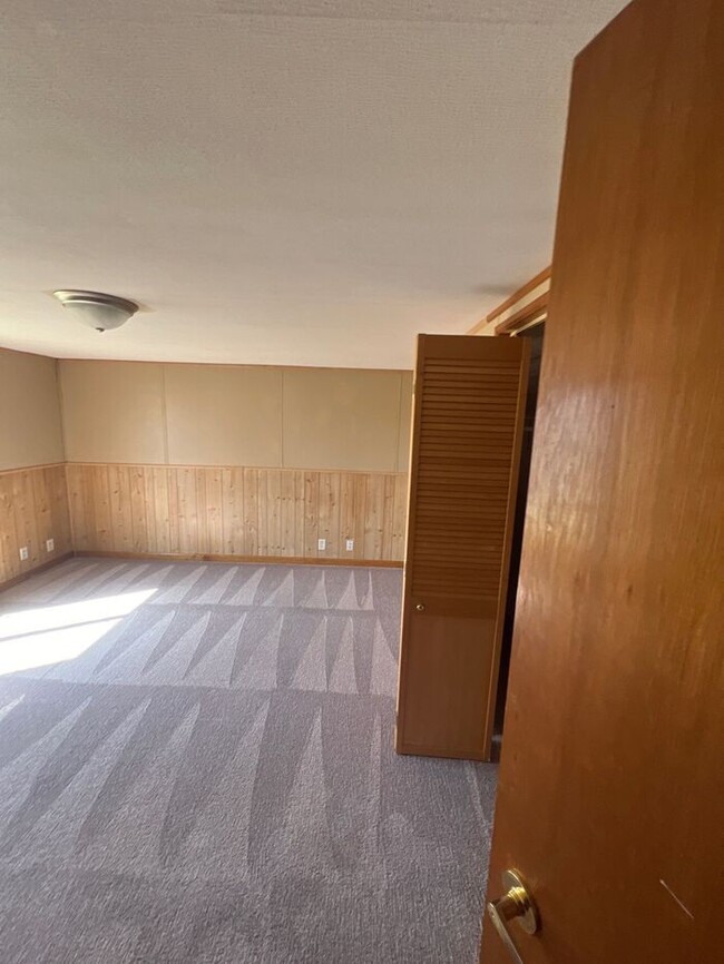 Building Photo - Mobile Home For Rent / Rent to Own