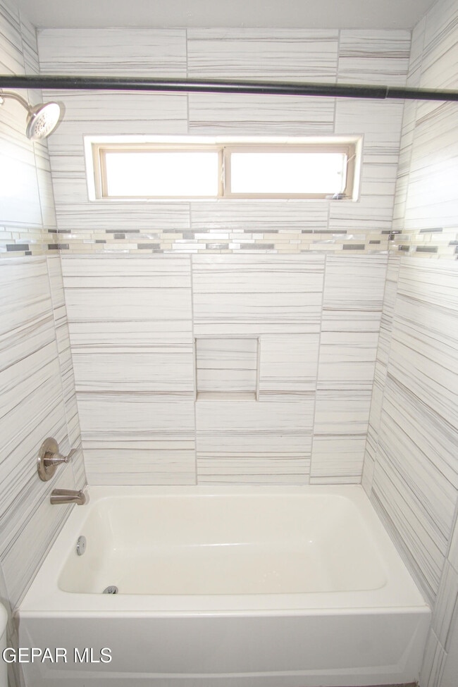 Building Photo - 14740 Charles Foster Ave