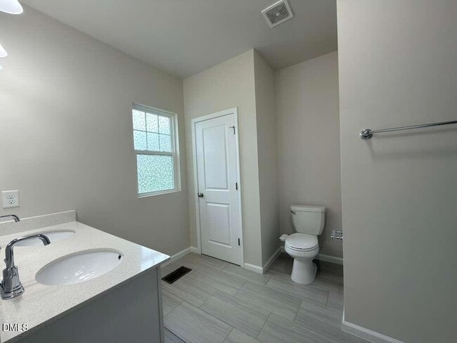 Building Photo - 6009 Beale Loop