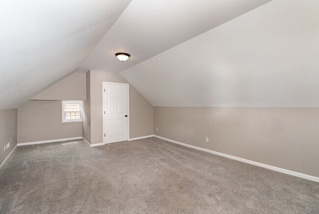 Building Photo - 4 Bedroom home in historic downtown Carlis...