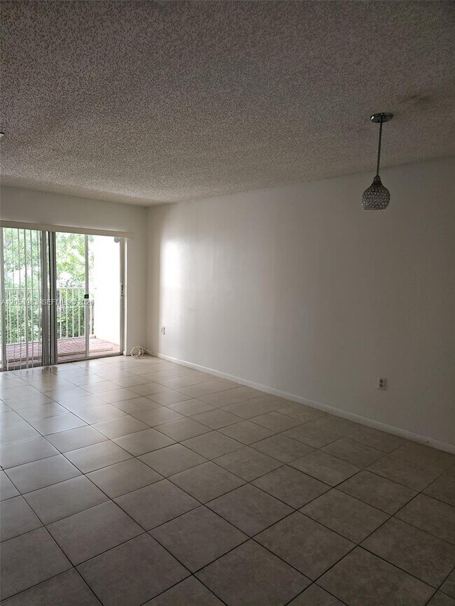 Building Photo - 15721 SW 137th Ave