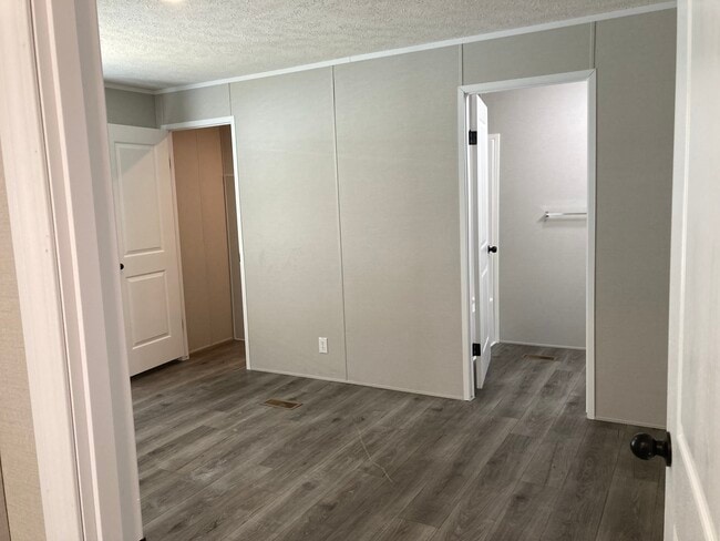 Building Photo - 107 Bluejay Hill