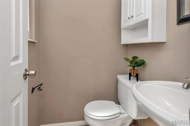 Building Photo - 4562 Tauneybrook Dr