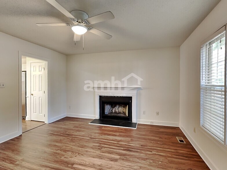 Building Photo - 803 Delray Ln