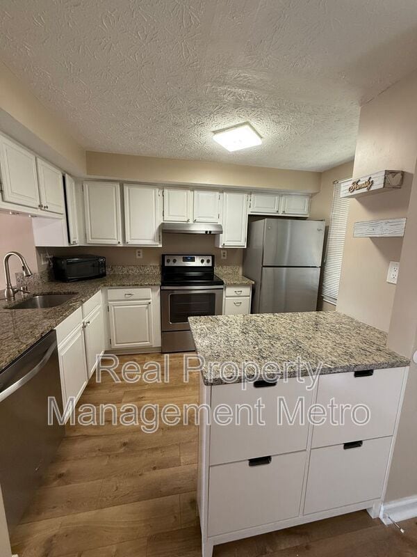 Building Photo - 8257 Mary Lee Ln