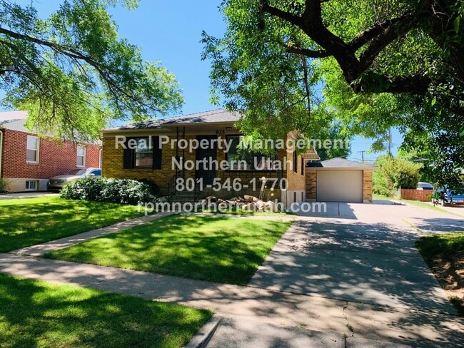 Primary Photo - Beautiful 4 Bed 2 Bath Ogden Home Coming S...