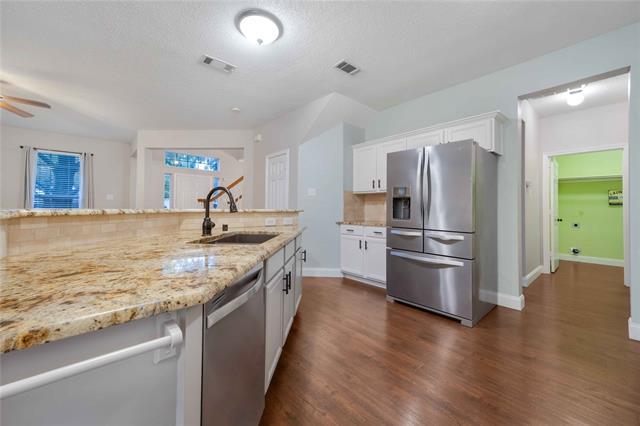 Building Photo - 8500 Timber Crest Ct