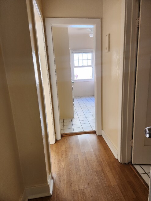 Building Photo - 1825 Ivar Ave