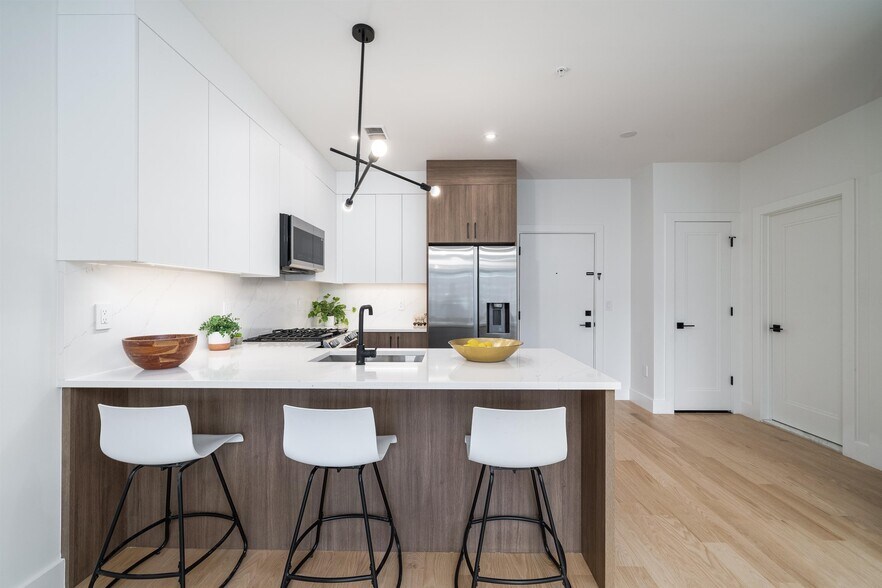 Building Photo - 10 Brinkerhoff St