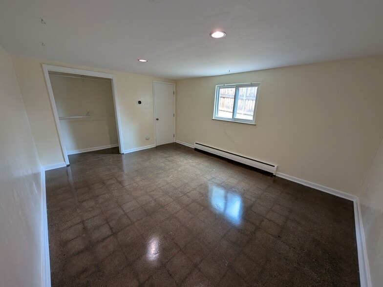 Building Photo - 790 Depew St