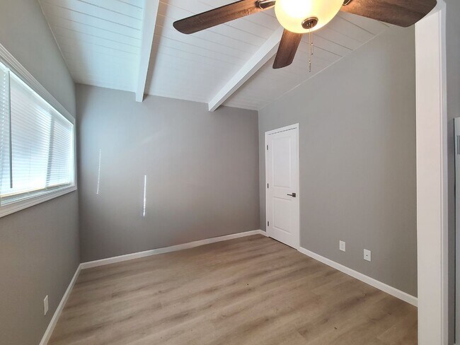 Building Photo - Gregory