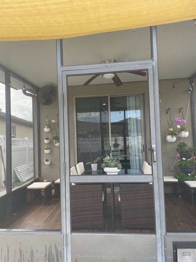 Building Photo - 8835 Hinsdale Heights Dr