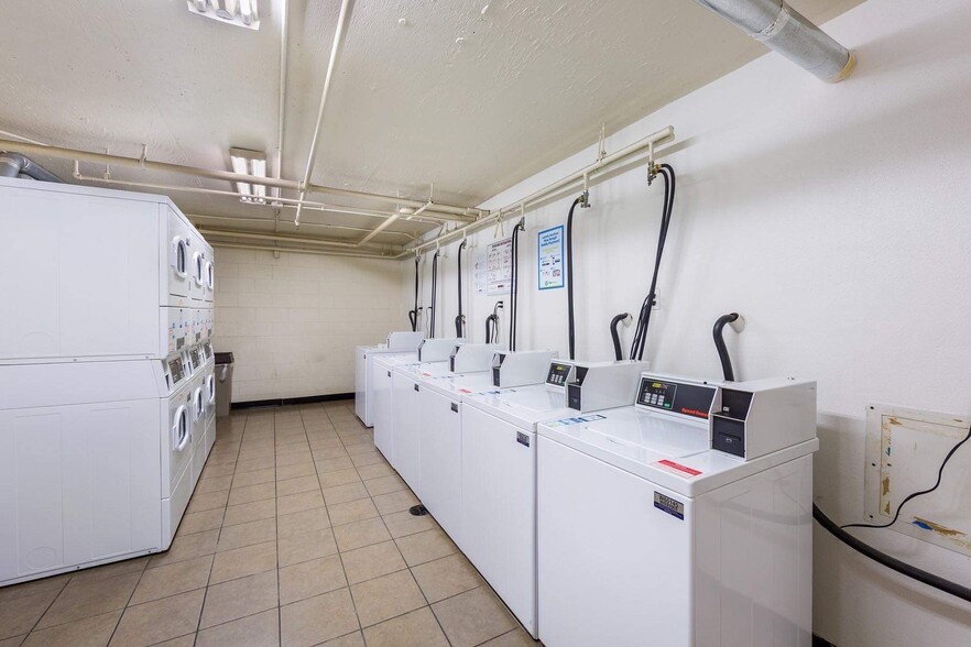 laundry - 10982 Roebling Ave
