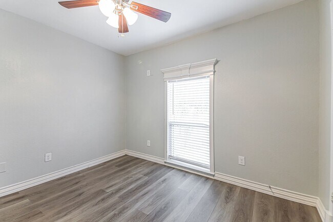 Building Photo - 4 BR/3BA | Newly Renovated Single Family Home | Fenced Patio | Private Pool!
