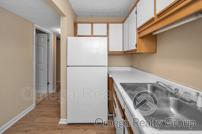 Building Photo - 156 Patton St W