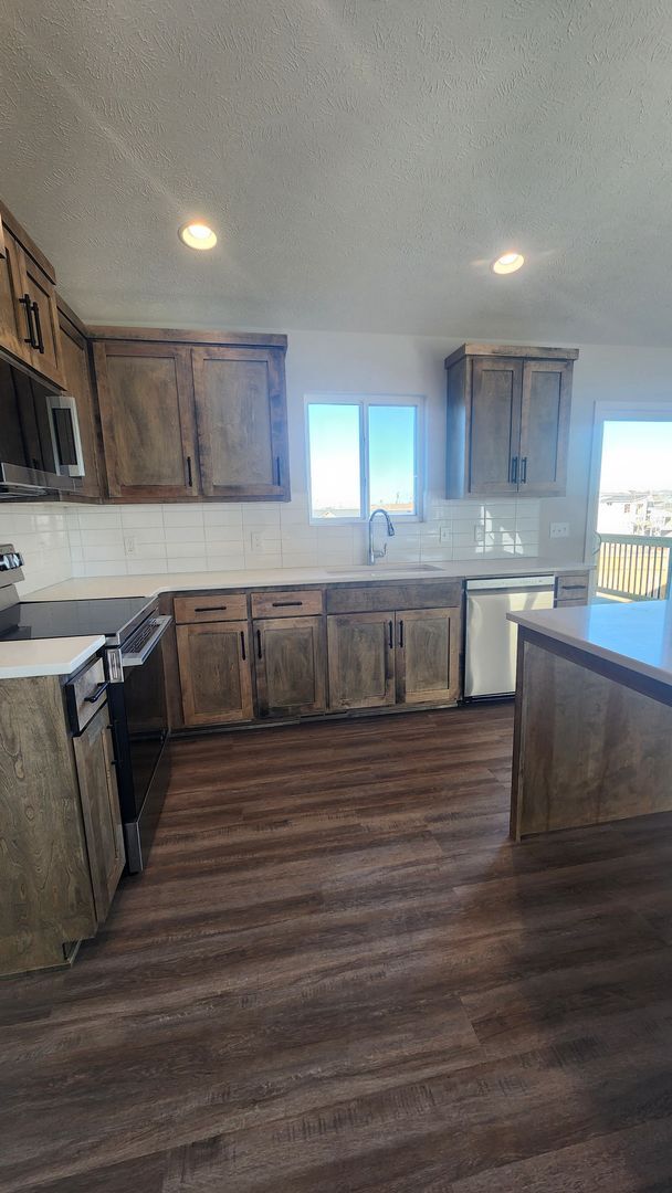 Building Photo - Brand New Construction - Popular Elkhorn Location!!