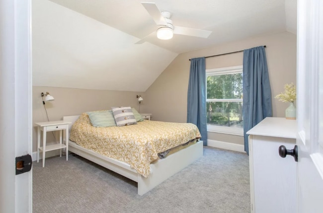 Building Photo - 2417 23rd Ave S