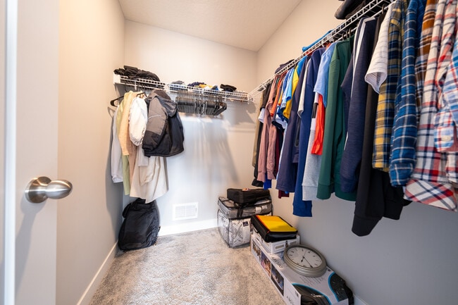 Building Photo - 8380 Abercrombie Ln