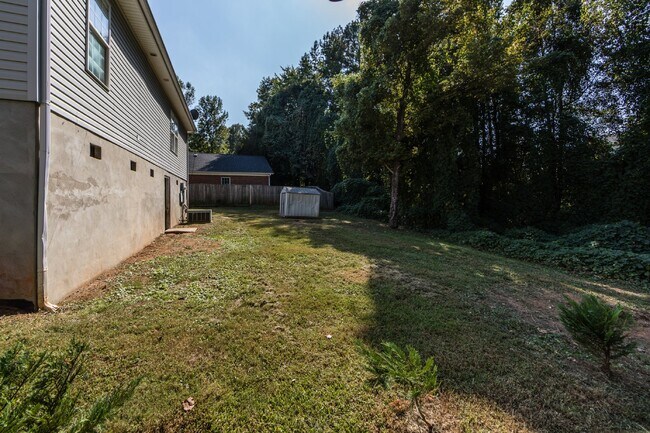 Building Photo - 814 King Arthur Dr