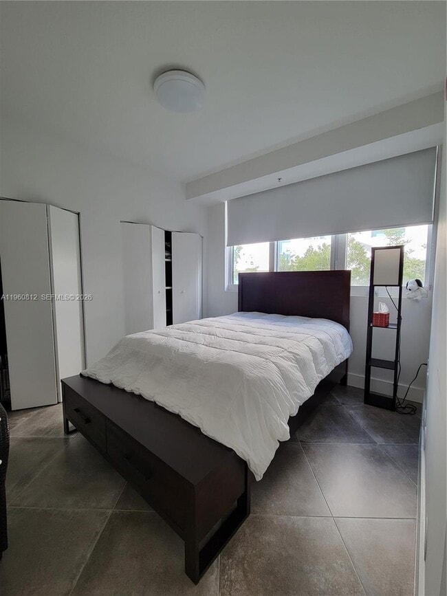 Building Photo - 6580 Indian Creek Dr