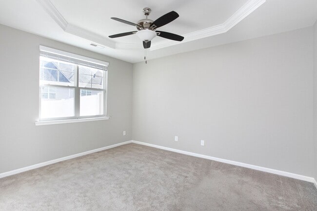 Building Photo - Available mid-July - Adorable 3 Bed 2.5 Ba In Great Location! First Floor Master!