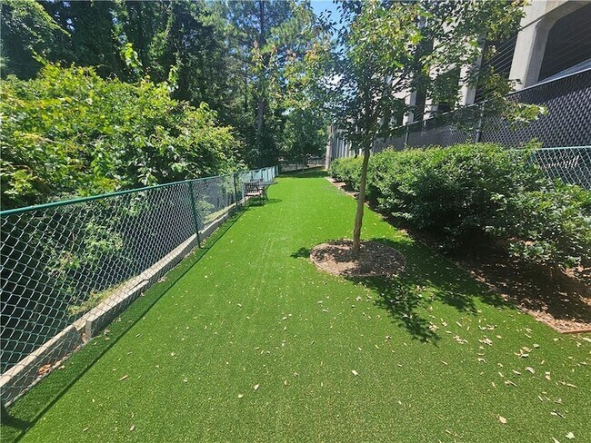 Building Photo - 3777 Peachtree Rd NE