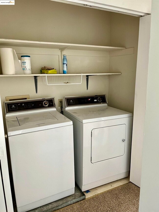 Building Photo - 600 Chandon Ct