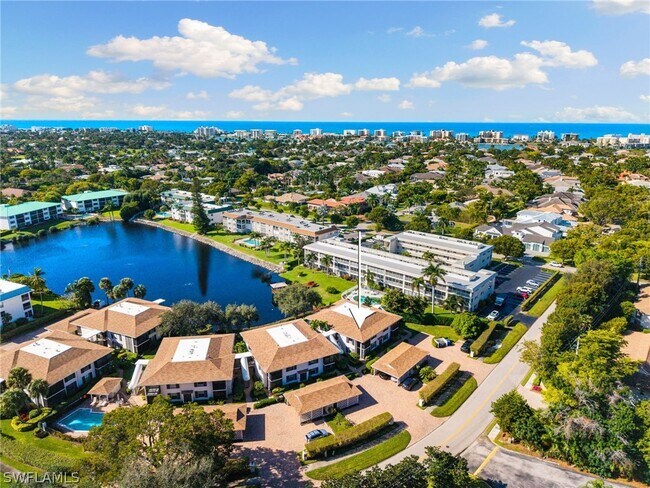 Building Photo - 3135 Riviera Dr